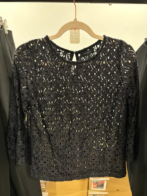 Blouse Sandro En Dentelle Noire Taille 38 - Occasion Très Bon état