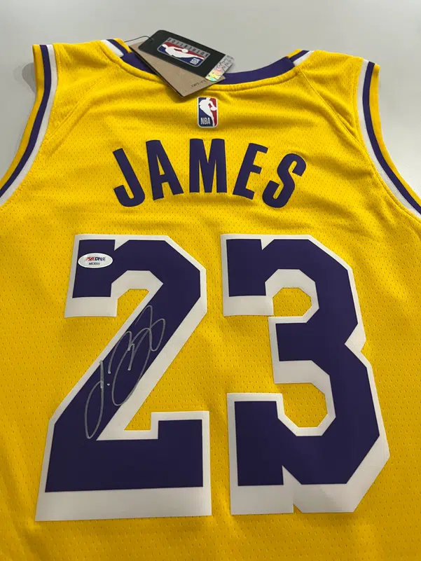 ImageUpload|13686841