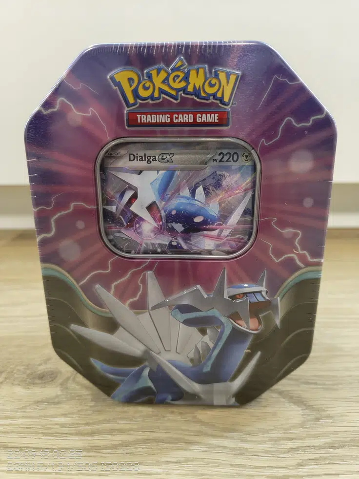 Pokémon JCC Tin-Box Légendes Azur – Xerneas-EX Holographique + 4 Boosters | Boîte Métal Pour Ranger Vos Cartes, Code Inclus