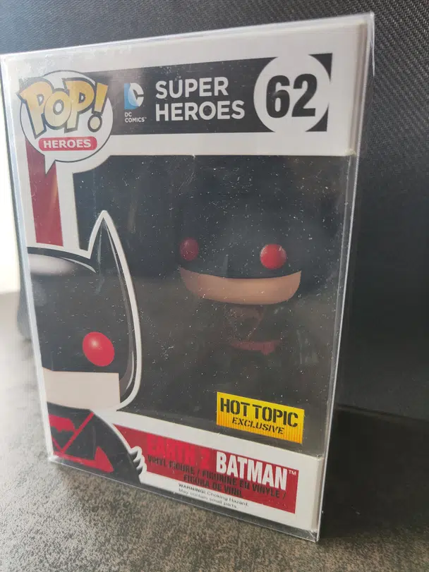 Voggt - buy Super heroes 62 batman earth 2 hot topic exclusive