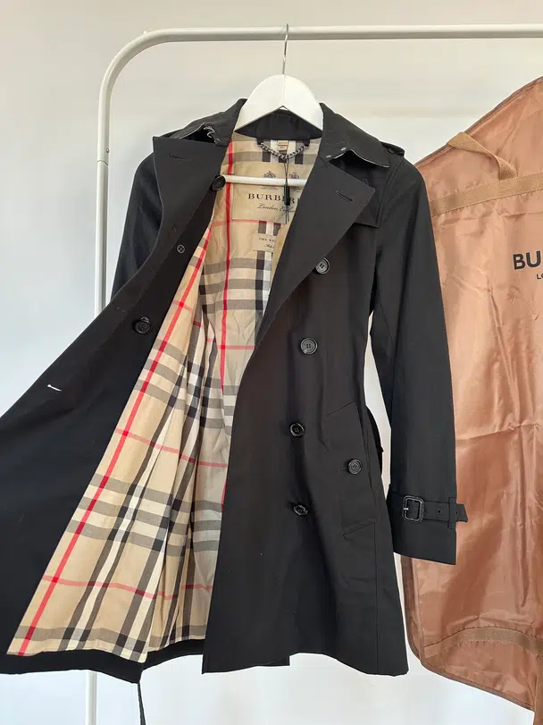 Voggt - buy Trench-coat Burberry modèle “ the Kensington ” heritage black 🤍