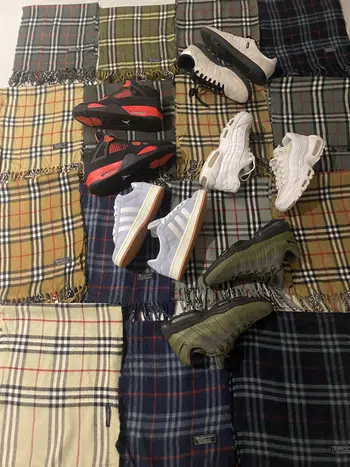 Burberry 🔥 PDP 1€ 🔥+ paires Jordan 4/air max 95/ samba .... + stone/carhartt/dickies....