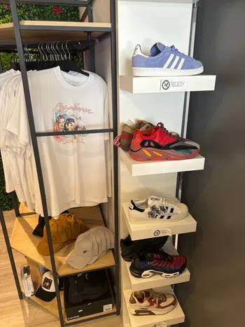 PDD1€ 🔥🔥 Sneakers et Vêtements de luxes à prix cassés !