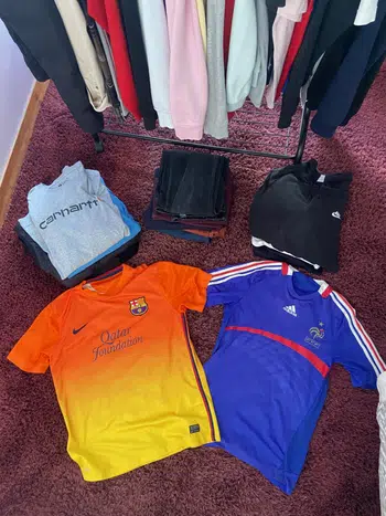 Vide dressing ( Nike, Ralph Lauren, Maillot foot, Zara, H&M, Devred, Jack&Jones).