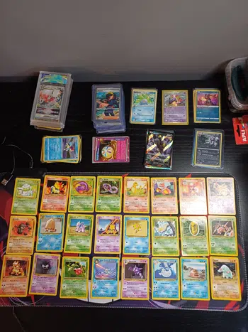 Set de base, bloc ex, N&B, XY, hit 151 et récent 1PDD ! Viens compléter tes sets avec le Goems